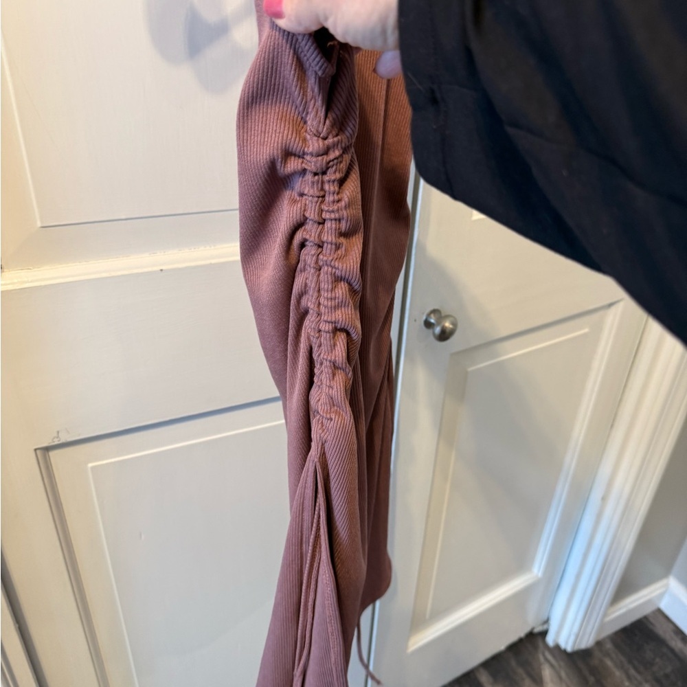 Zara Women’s Ribbed Rouched Bodycon Mini Mauve Dress - Picture 5 of 7